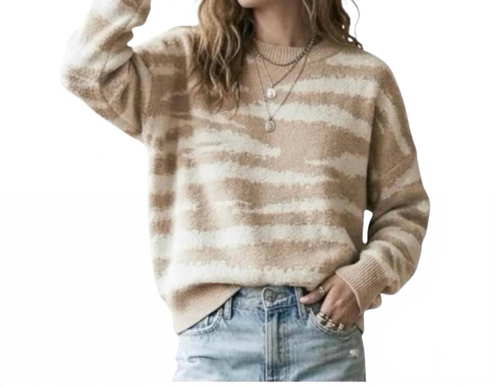 NEW RAILS women’s virgo cashmere blend sweater in camel animal stripe